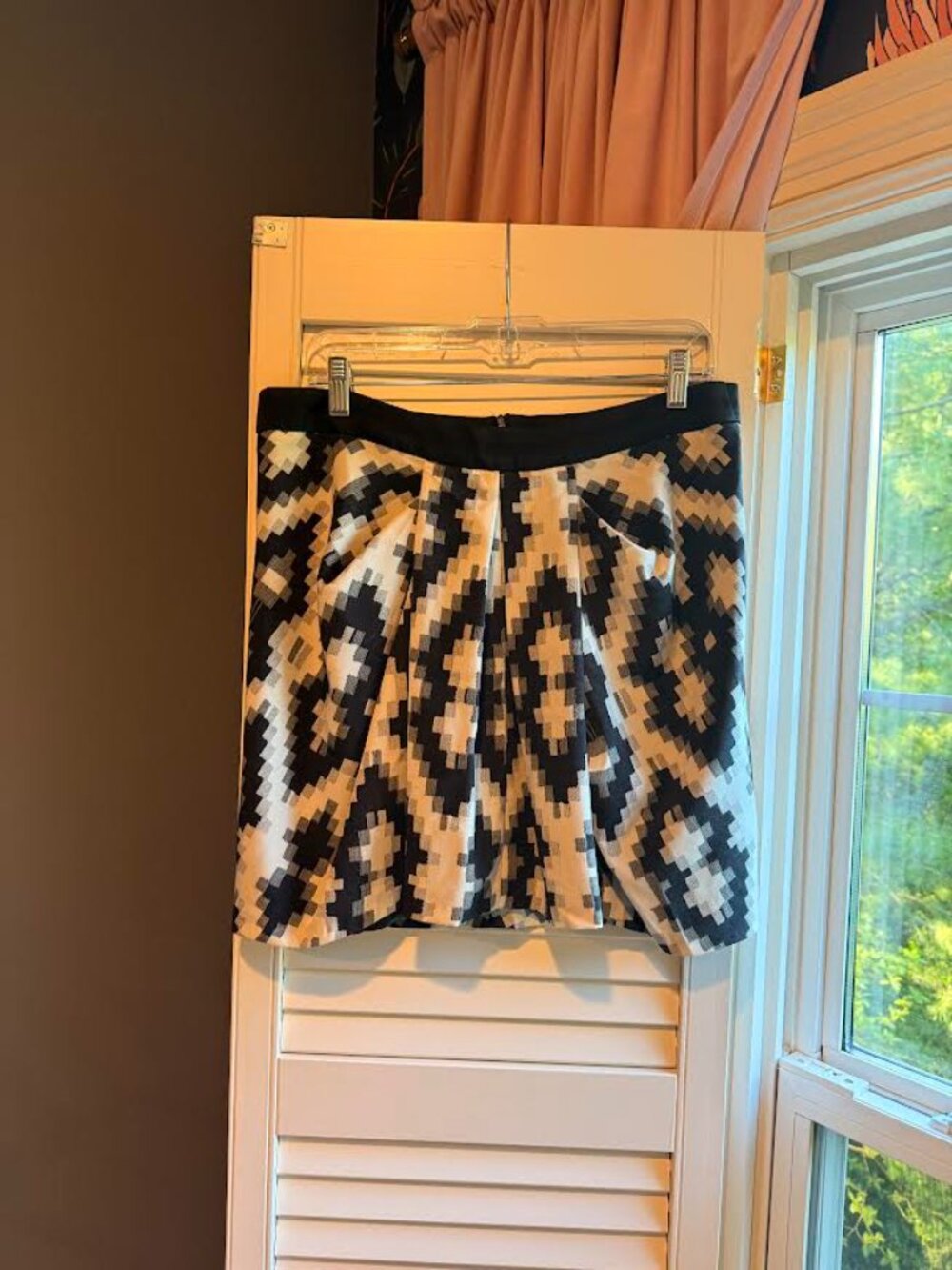 Zara Black and Ivory Patterned Mini Skirt Size Large
